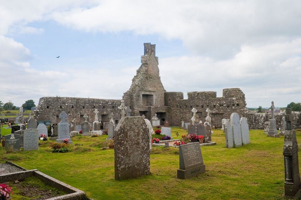 Kinalehin Friary cloister and graveyards